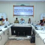 रायपुर : राज्यपाल श्री रमेन डेका ने ली रायपुर जिले में विकासखंड स्तरीय समीक्षा बैठक