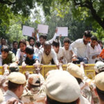(नई दिल्ली)दिल्ली में सीईसी ज्ञानेश कुमार के खिलाफ प्रदर्शन पर 3 स्नढ्ढक्र, संसद मार्ग और कनॉट प्लेस थाने में केस दर्ज